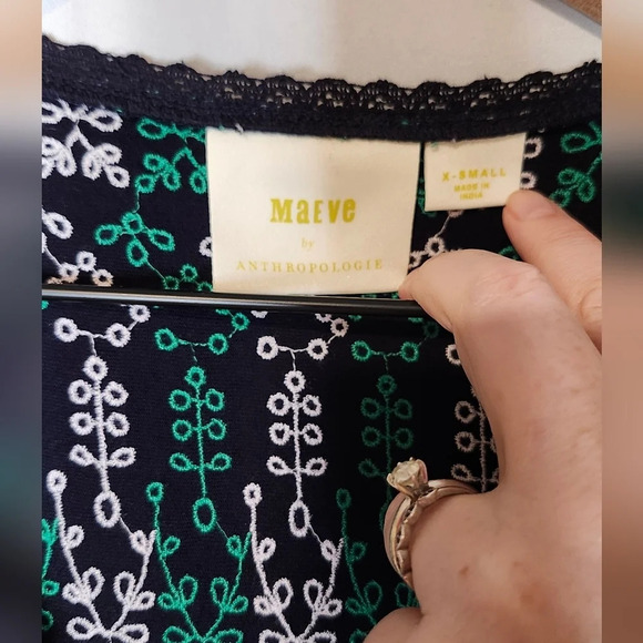 Maeve by Anthropologie Women's Peplum Top Size XS Navy Kelly Green Eyelet Summer - Picture 8 of 8